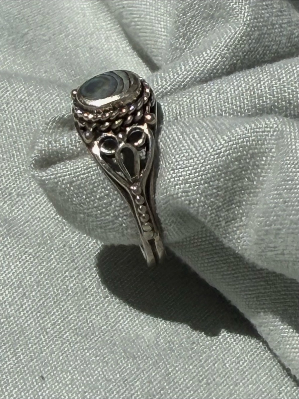 Delicate Mother of Pearl Sterling Silver Filigree Ring - Picture 3 of 5